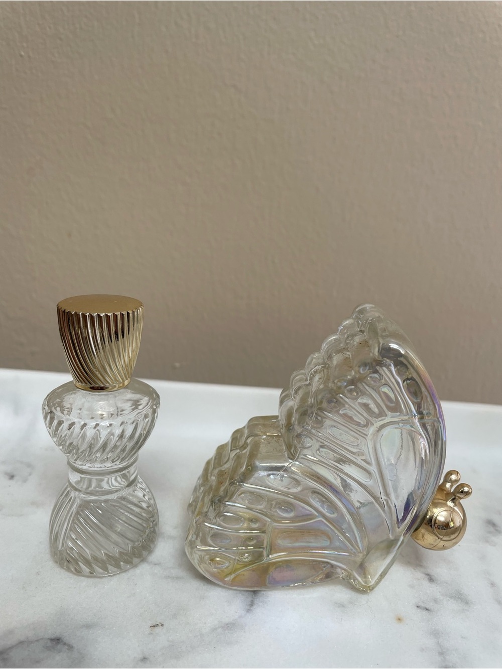 🦋VINTAGE!🦋1970’s AVON Iridescent Glass Butterfly & Hourglass Perfume Bottles!🦋